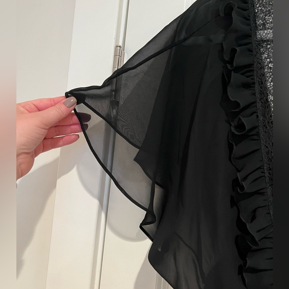 Victorias Secret NWT sheer coverlet. Size Small/Medium - Picture 3 of 5